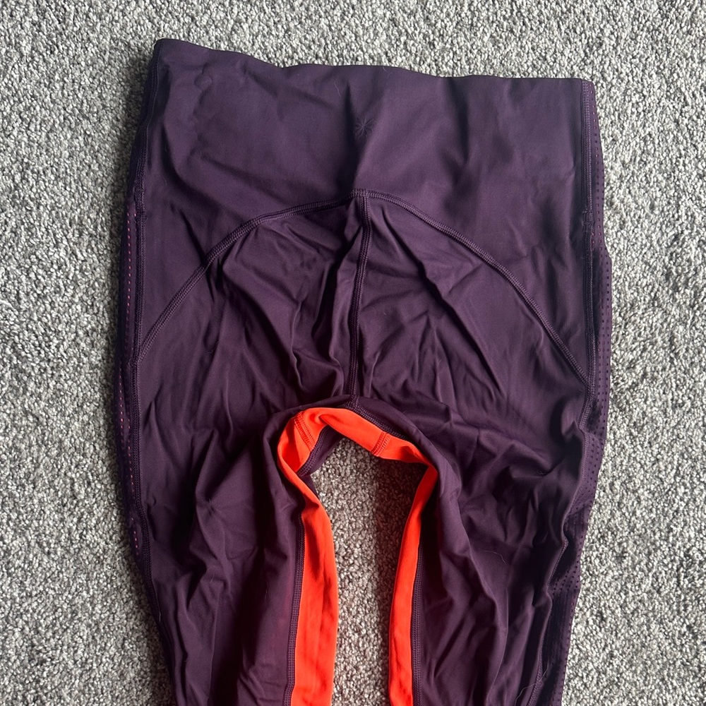 Athleta HIT Deep Purple Mesh Capri Leggings small - Picture 4 of 4